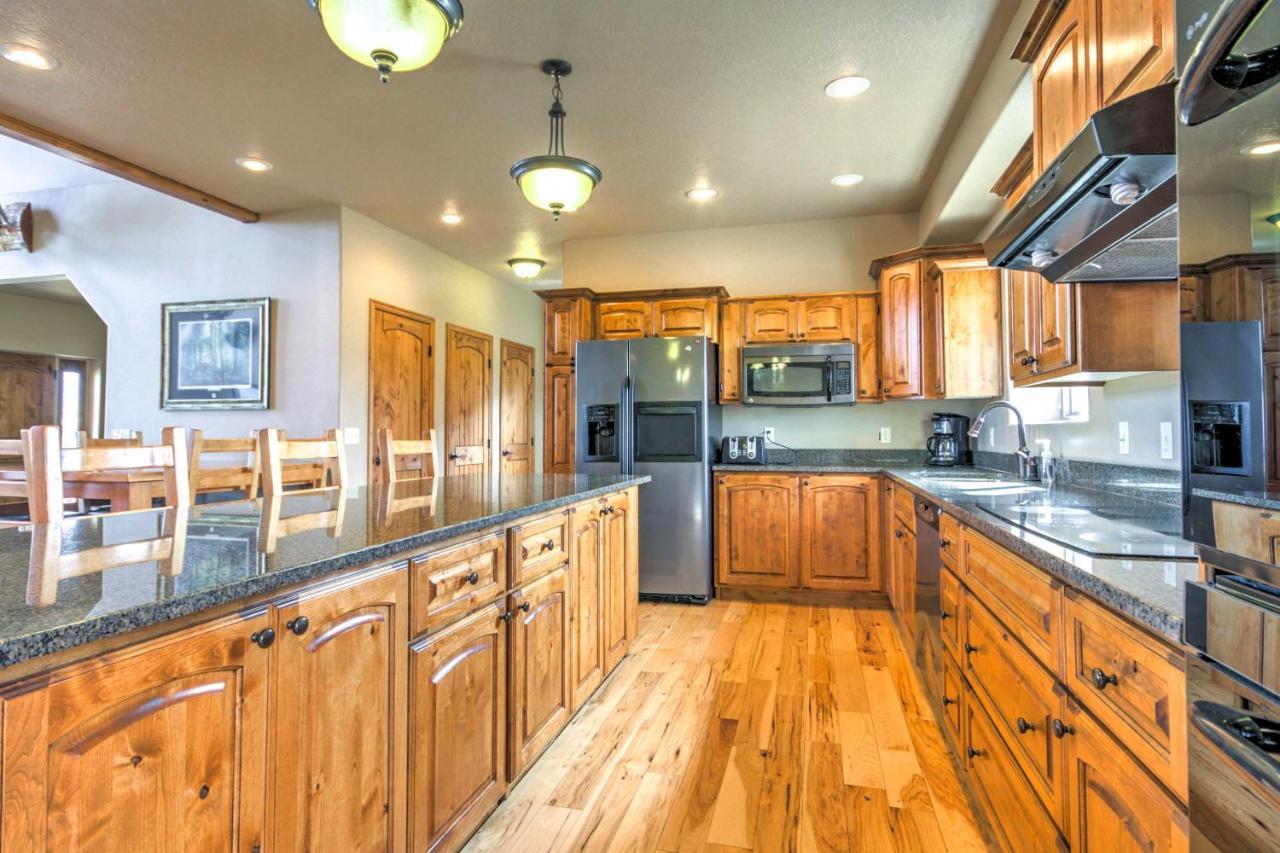 Rustic Bryce Canyon Home With Deck On Sevier River! Хеч Екстериор снимка