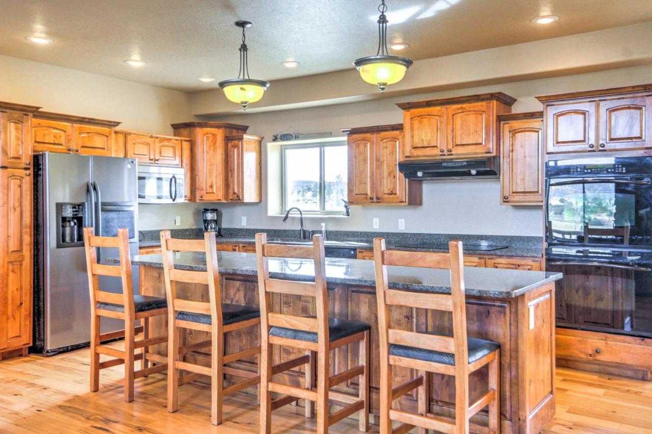 Rustic Bryce Canyon Home With Deck On Sevier River! Хеч Екстериор снимка